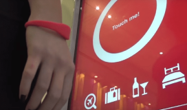 Alimentazione carta braccialetti può attivare schermo di tocco