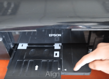 Come installare il vassoio di Epson stampante per RFID carta di stampa