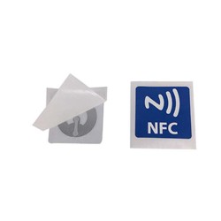 프로그래밍 가능한 NFC 태그 가격 Ntag213 장거리 방수 스마트 태그