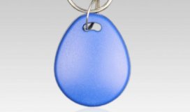 Wat is het materiaal van NFC Tag Keychain, epoxy of PVC?